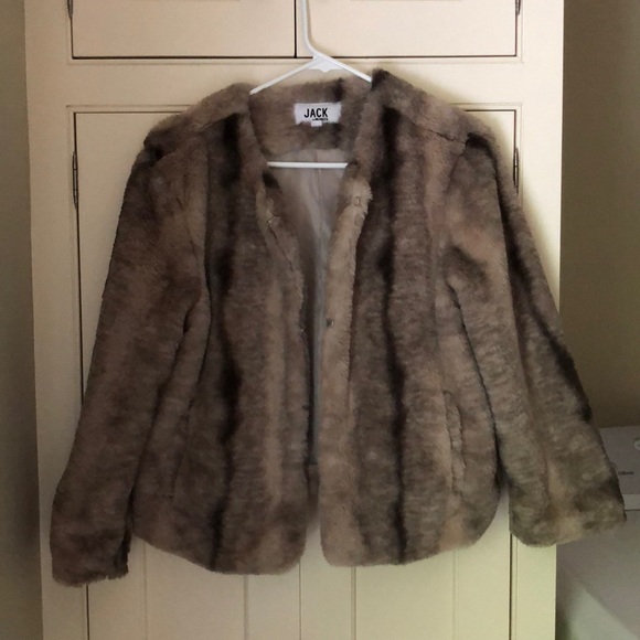 Fuzzy jacket - Picture 1 of 1